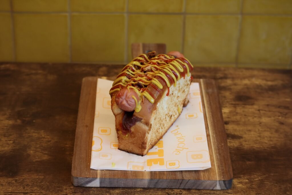 brioche-saucisse-hot-dog-gourmande